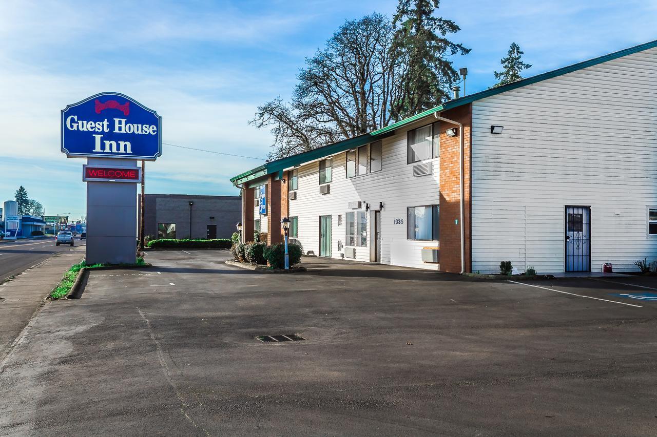 Guest House Inn Junction City Exterior photo